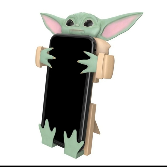 The child mandalorian phone holder stand - Picture 9 of 9